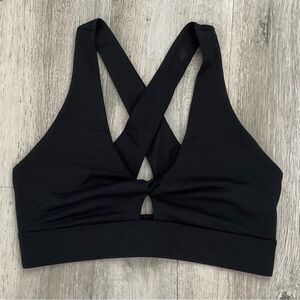 Oasis Twist Medium Impact Sports Bra - Fabletics Large